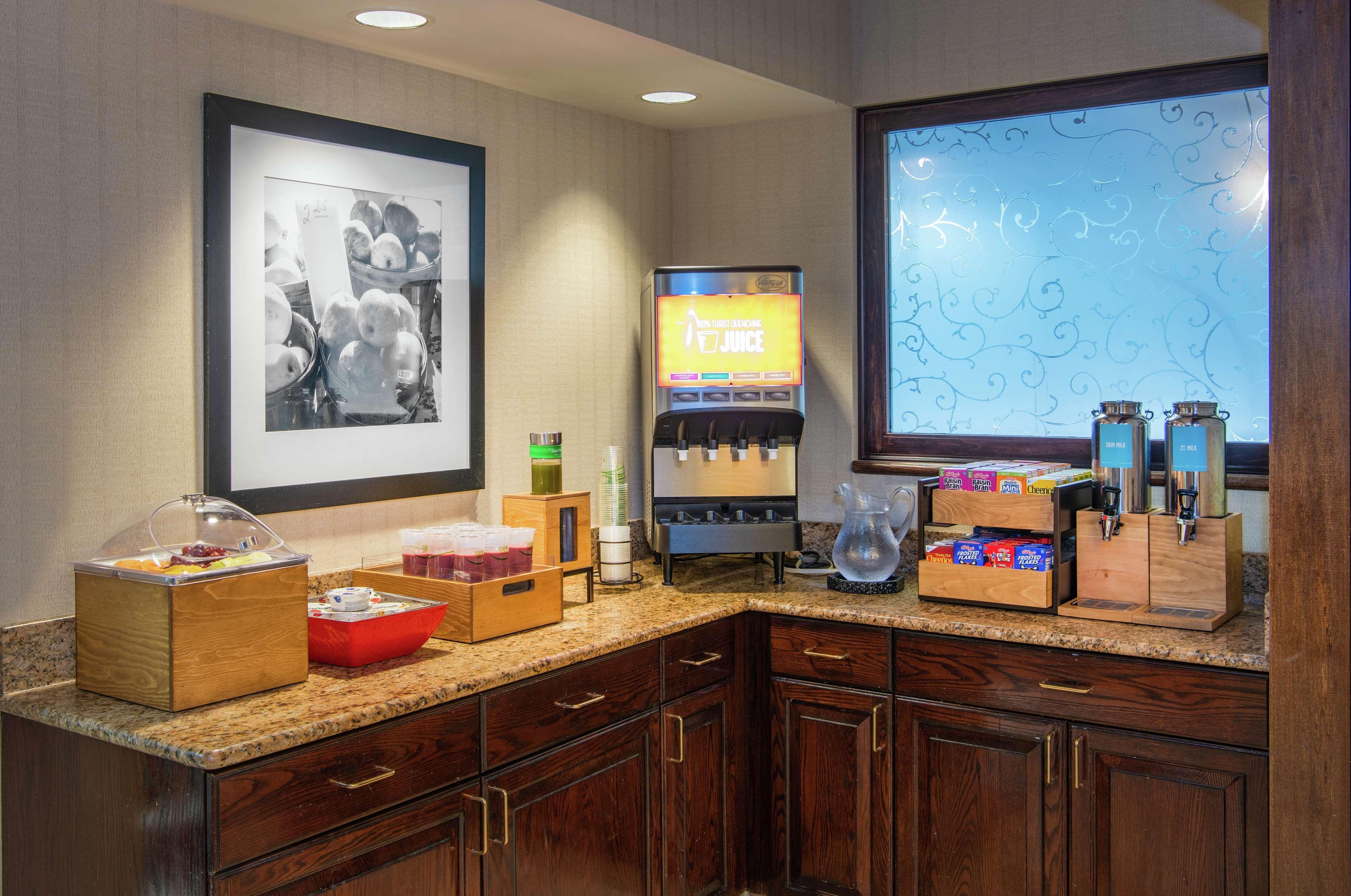 Hotel Hampton Erie-south