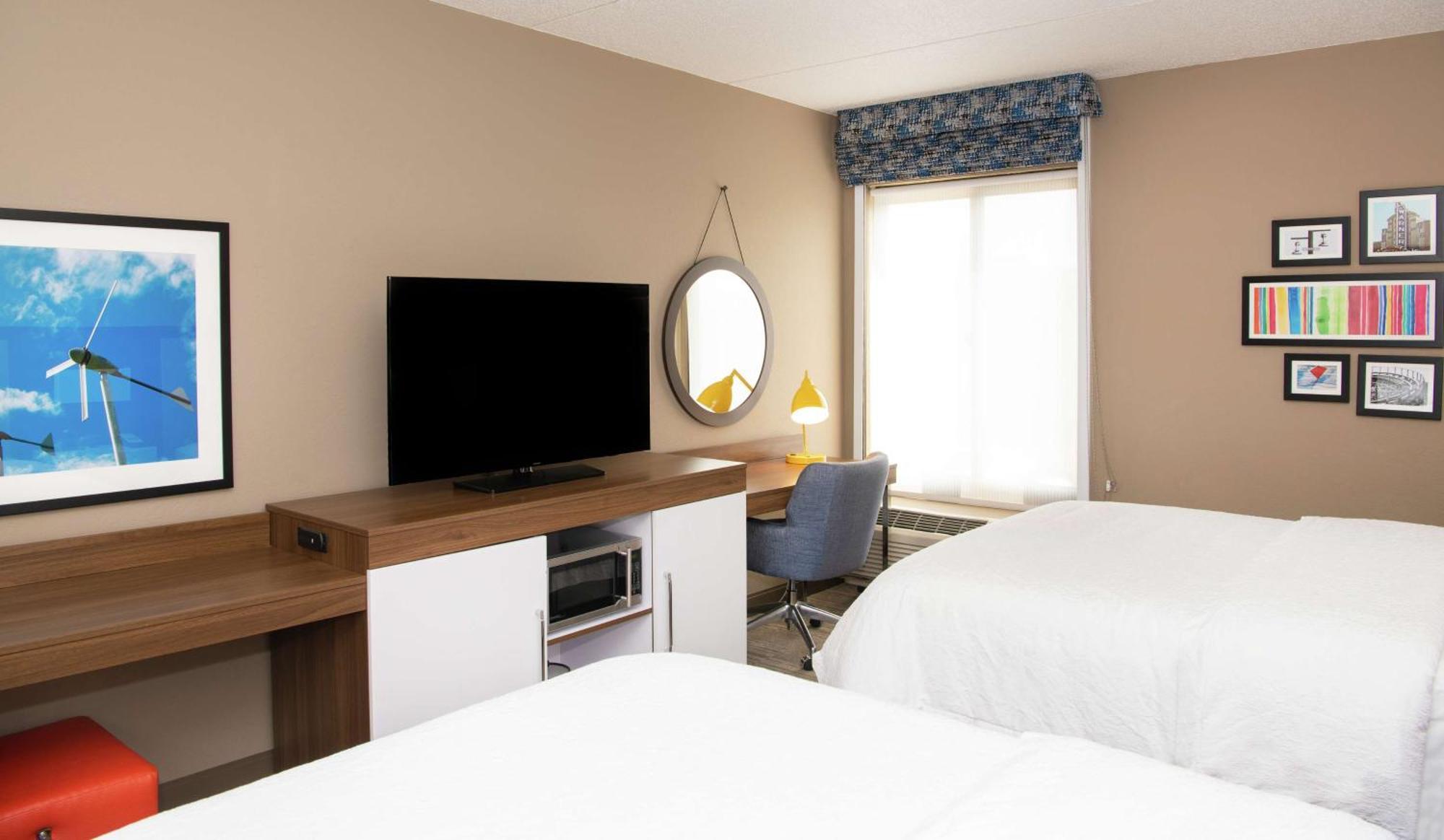 Hotel Hampton Erie-south